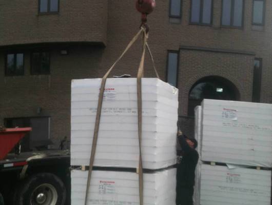 Image des matériaux en transit utilisés pour travaux de toiture métallique